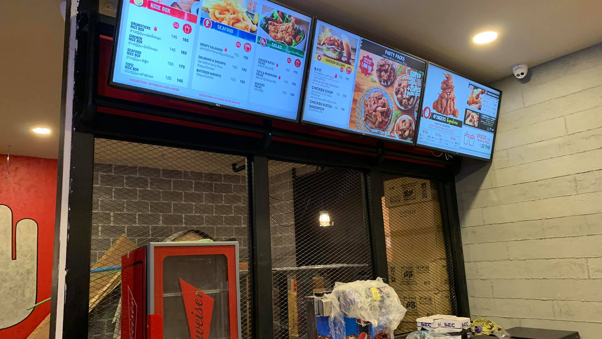 Digital Signage on 4Fingers Crispy Chicken